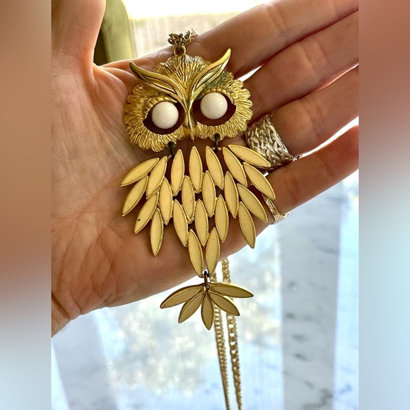 Vintage Gold tone and enamel owl pendant necklace on 24” chain, GUC - Picture 3 of 7